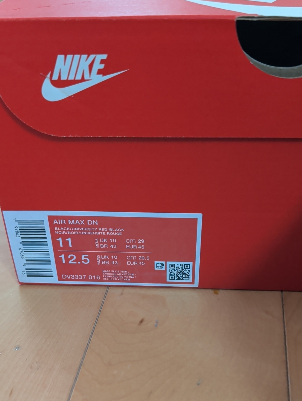 BNIB Nike Men’s Air Max DN in Black And Red - M11 - Picture 3 of 4
